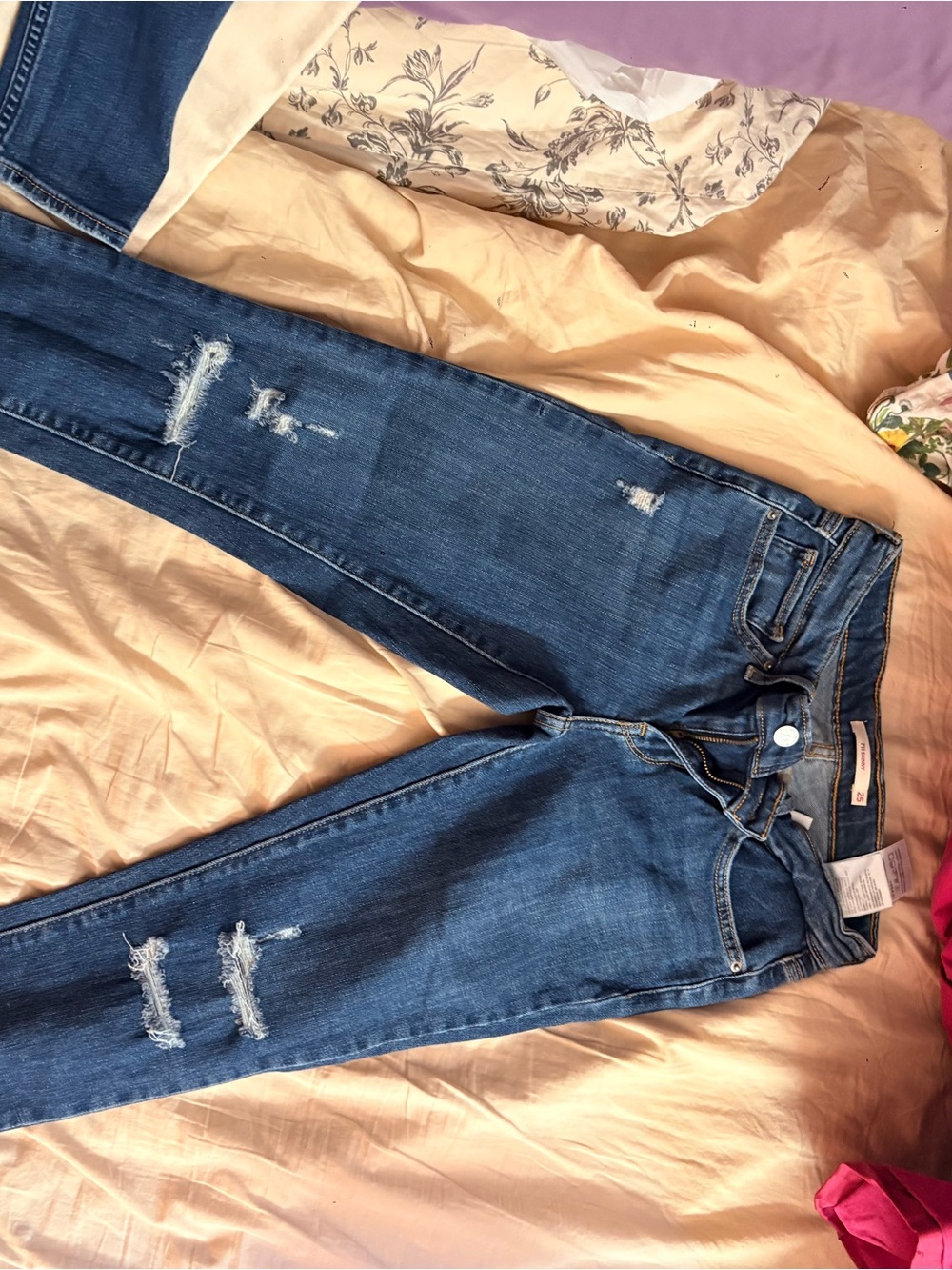 Levi's Dark Blue Skinny Jeans with Light Distress